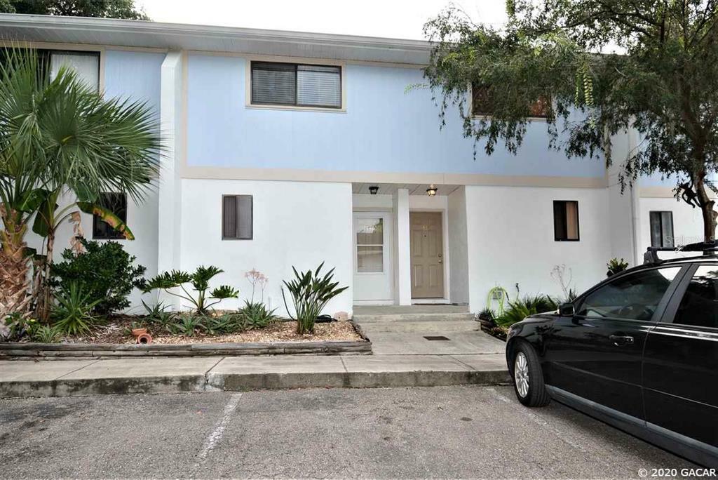 Property Photo:  1440 SW 25th Place  FL 32608 