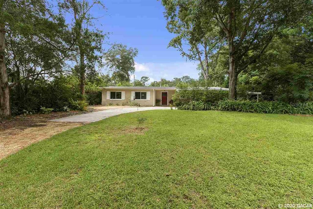 Property Photo:  1030 NW 40th Terrace  FL 32605 