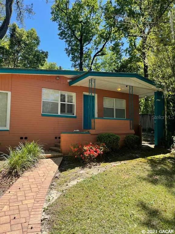 Property Photo:  415 SW 27th Street  FL 32607 