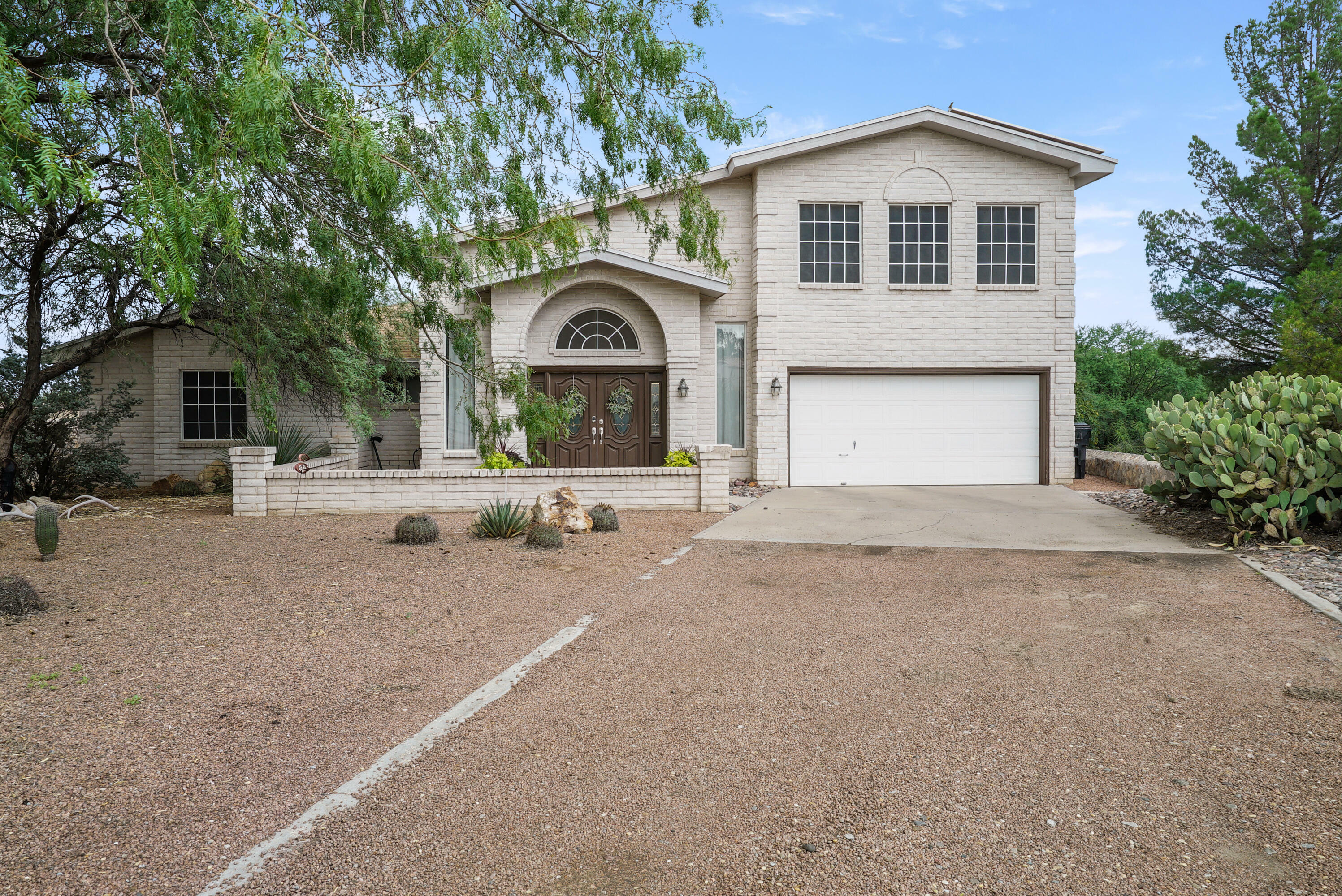 Property Photo:  328 Avenida Mirador  NM 88008 