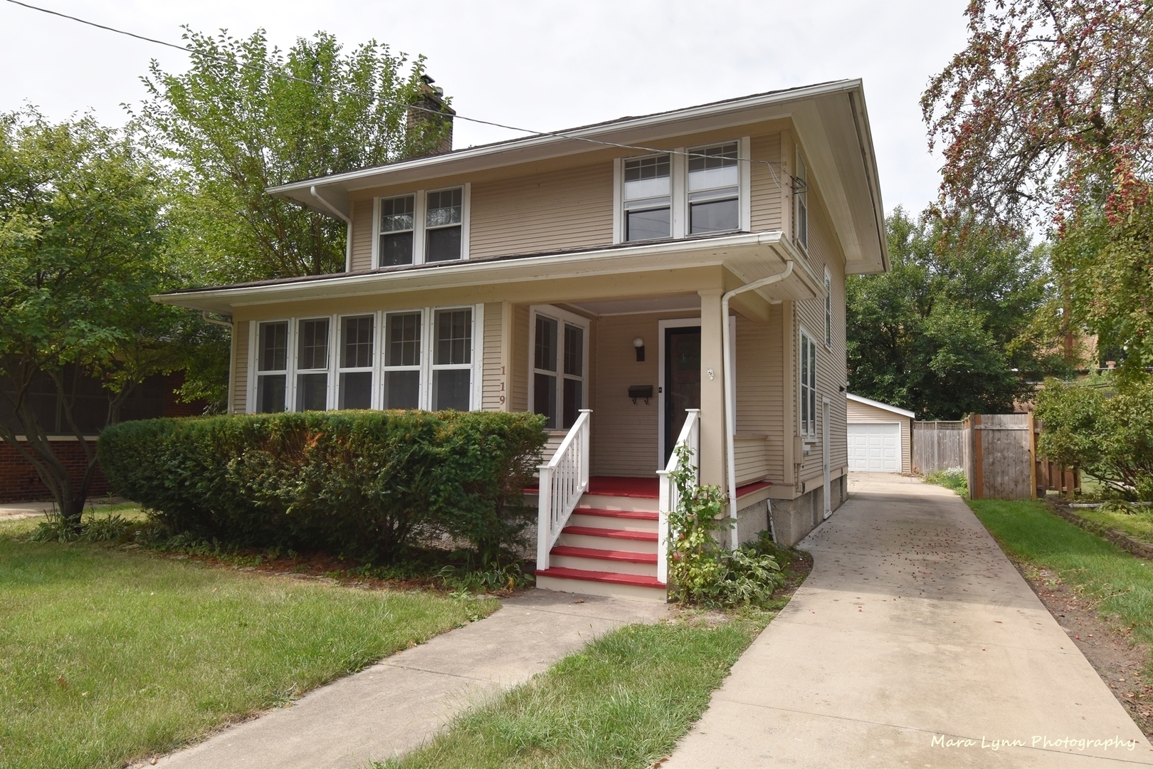 Property Photo:  119 S Russell Avenue  IL 60506 