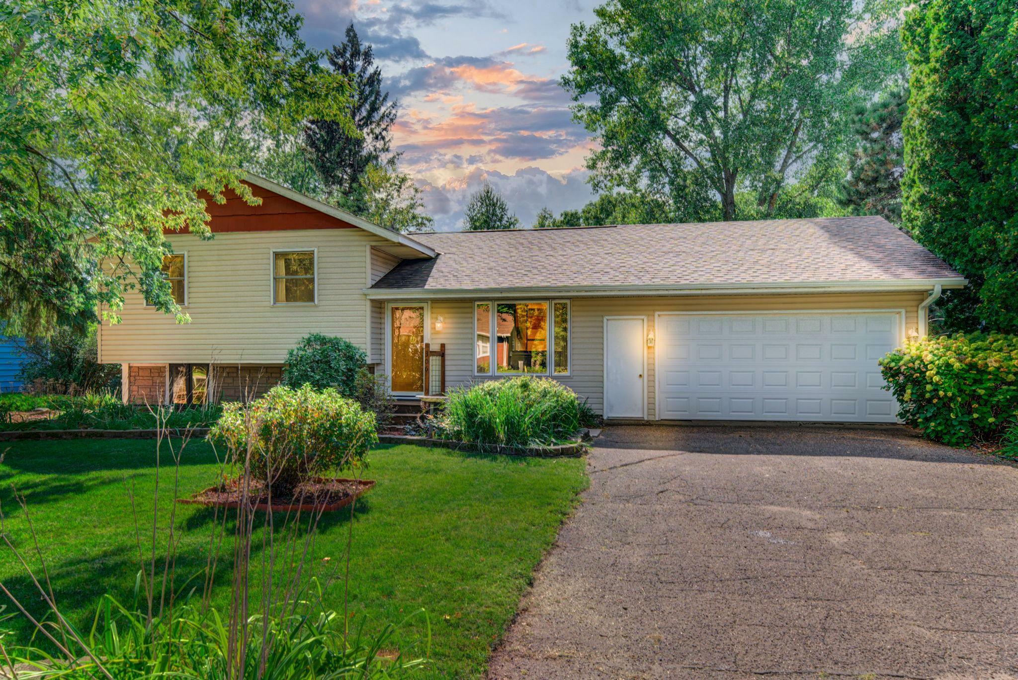 Property Photo:  306 Maryknoll Drive  MN 55082 