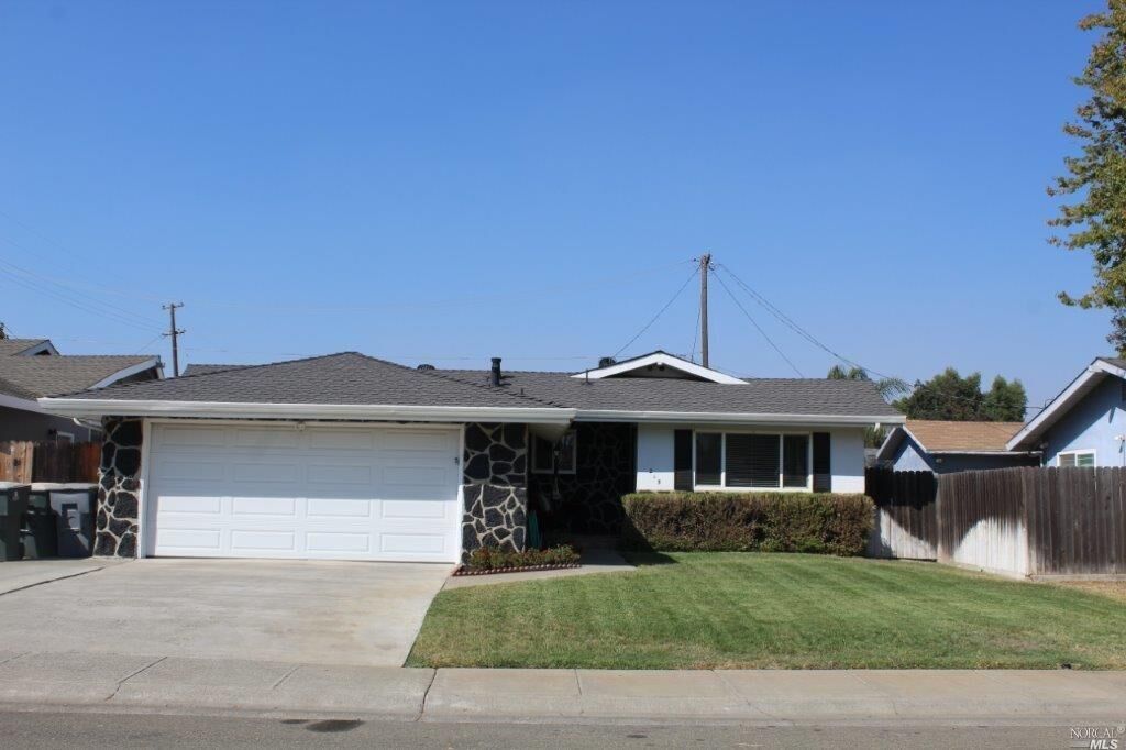 Property Photo:  215 E Chestnut Street  CA 95620 