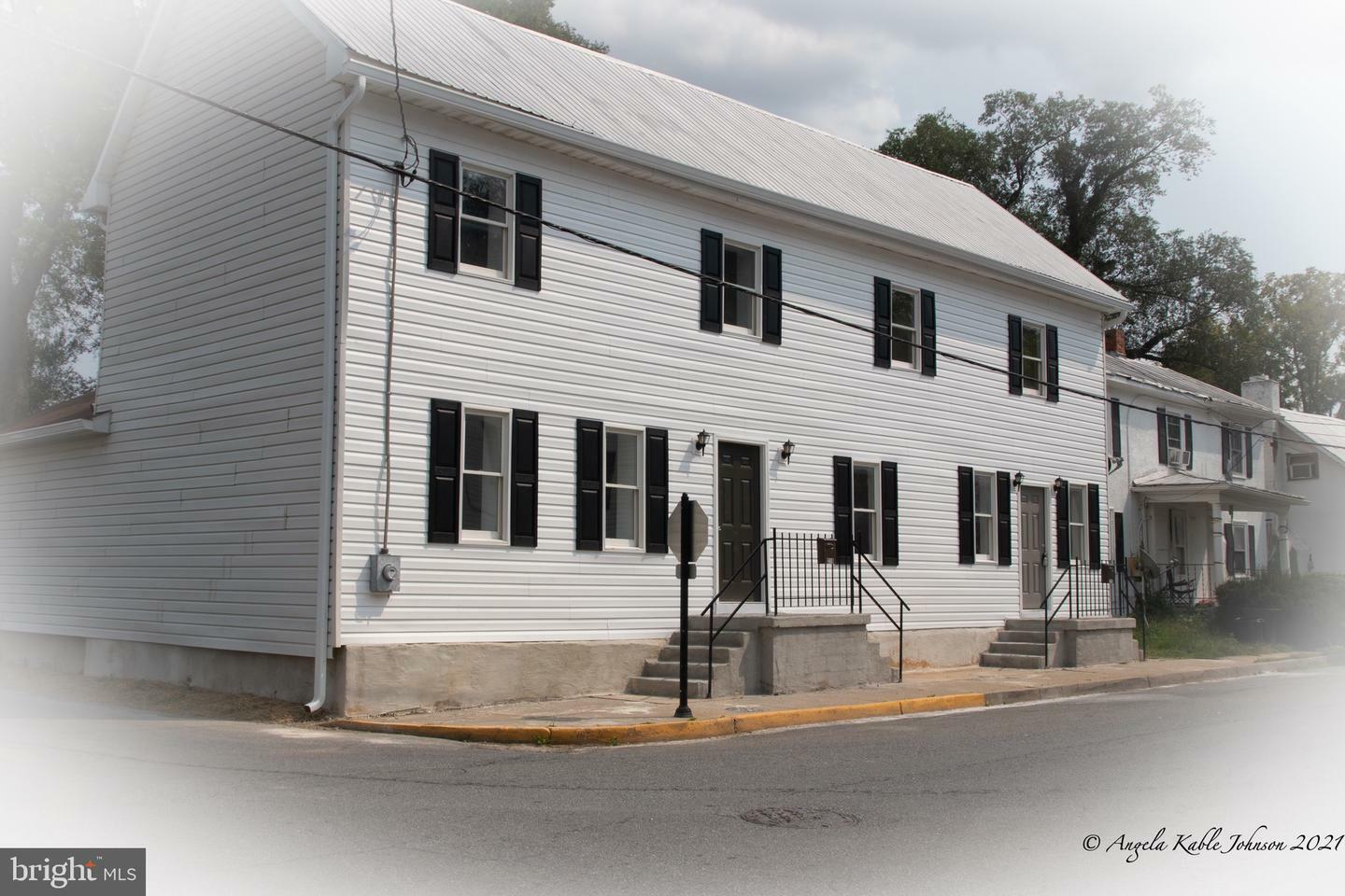 Property Photo: 219 N Lawrence WV 25414