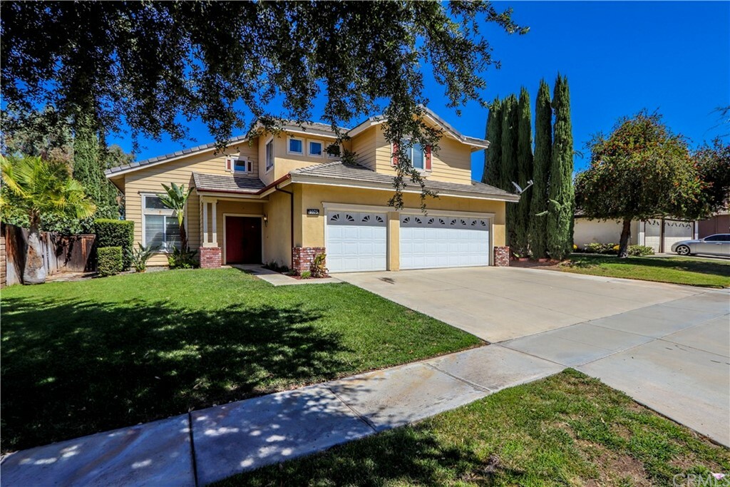 Property Photo:  1075 Silvercreek Road  CA 92882 