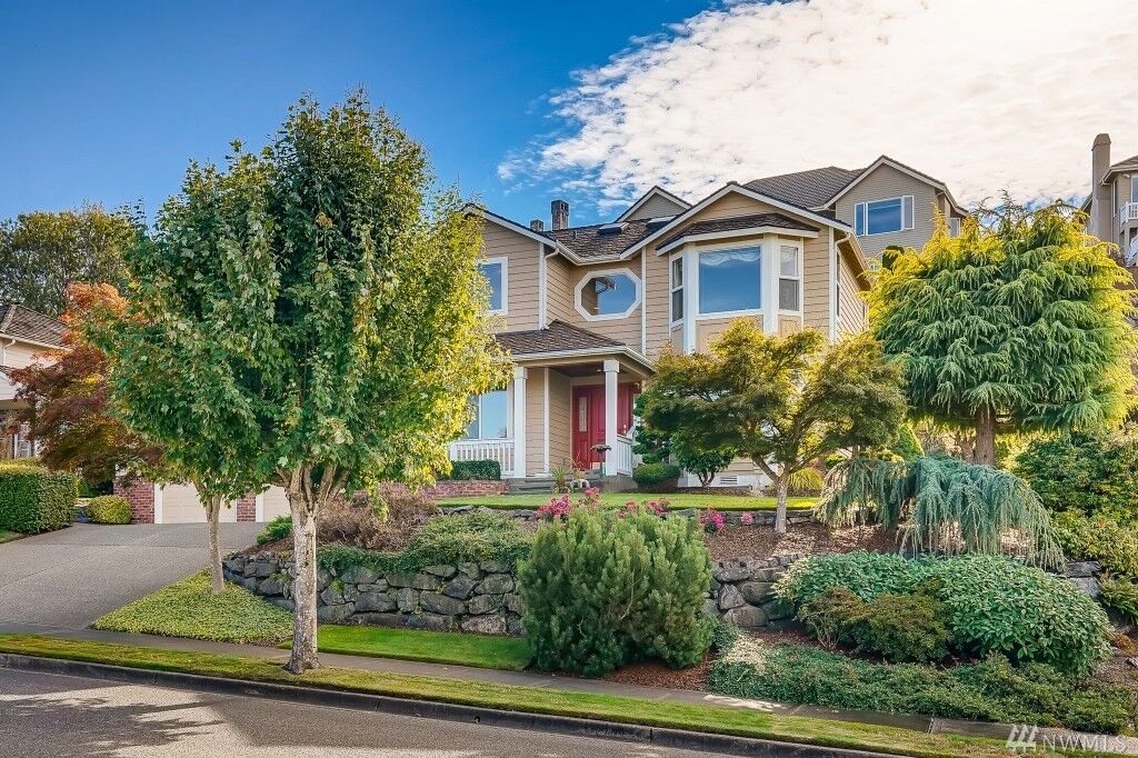 4 bed home for sale 5412 Chinook Dr NE, WA 98422