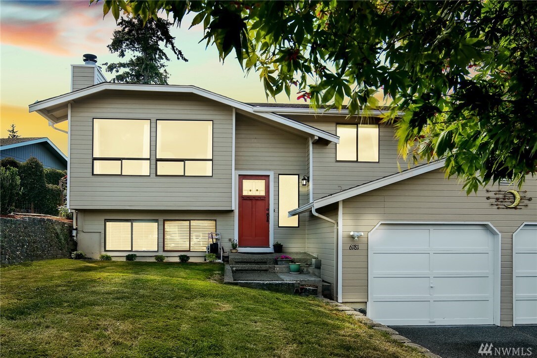 Property Photo: 6181 Oakview Place WA 98248