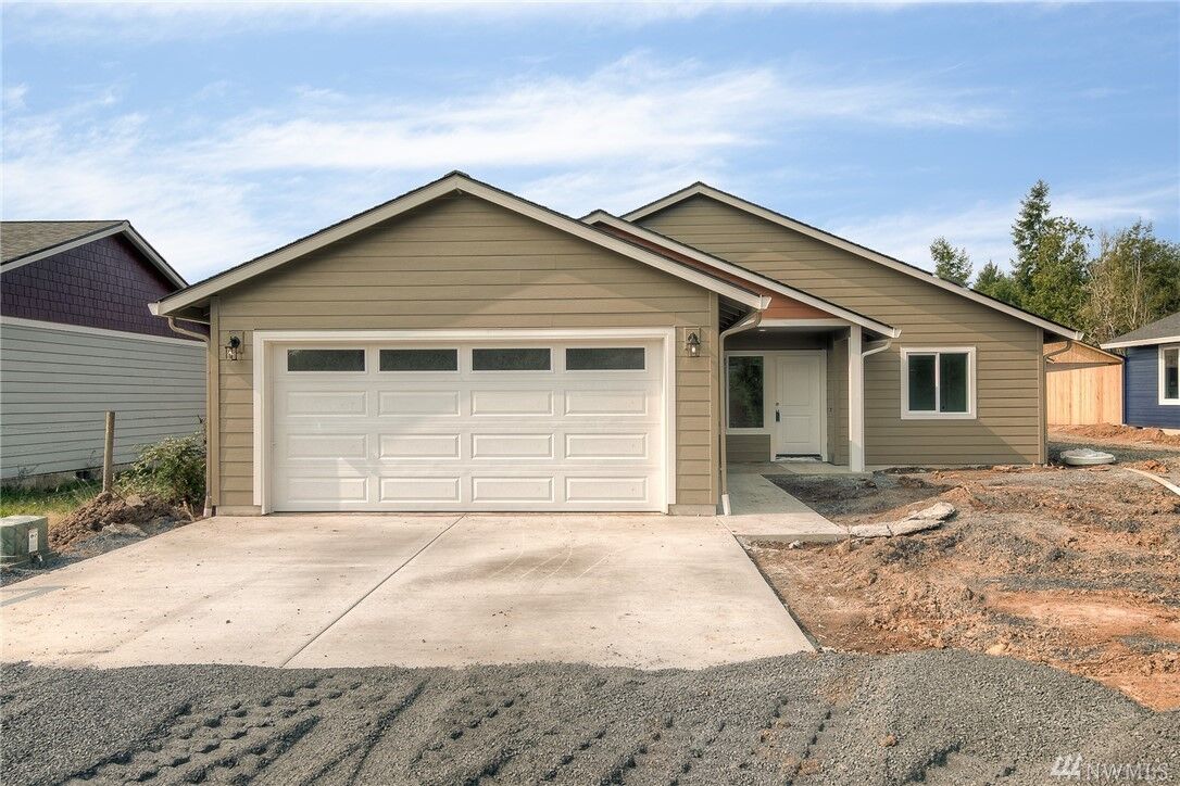 Property Photo: 303 Oak St WA 98596
