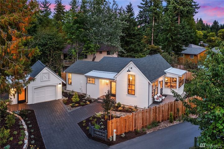 2327 B NE 127th St  Seattle WA 98125 photo