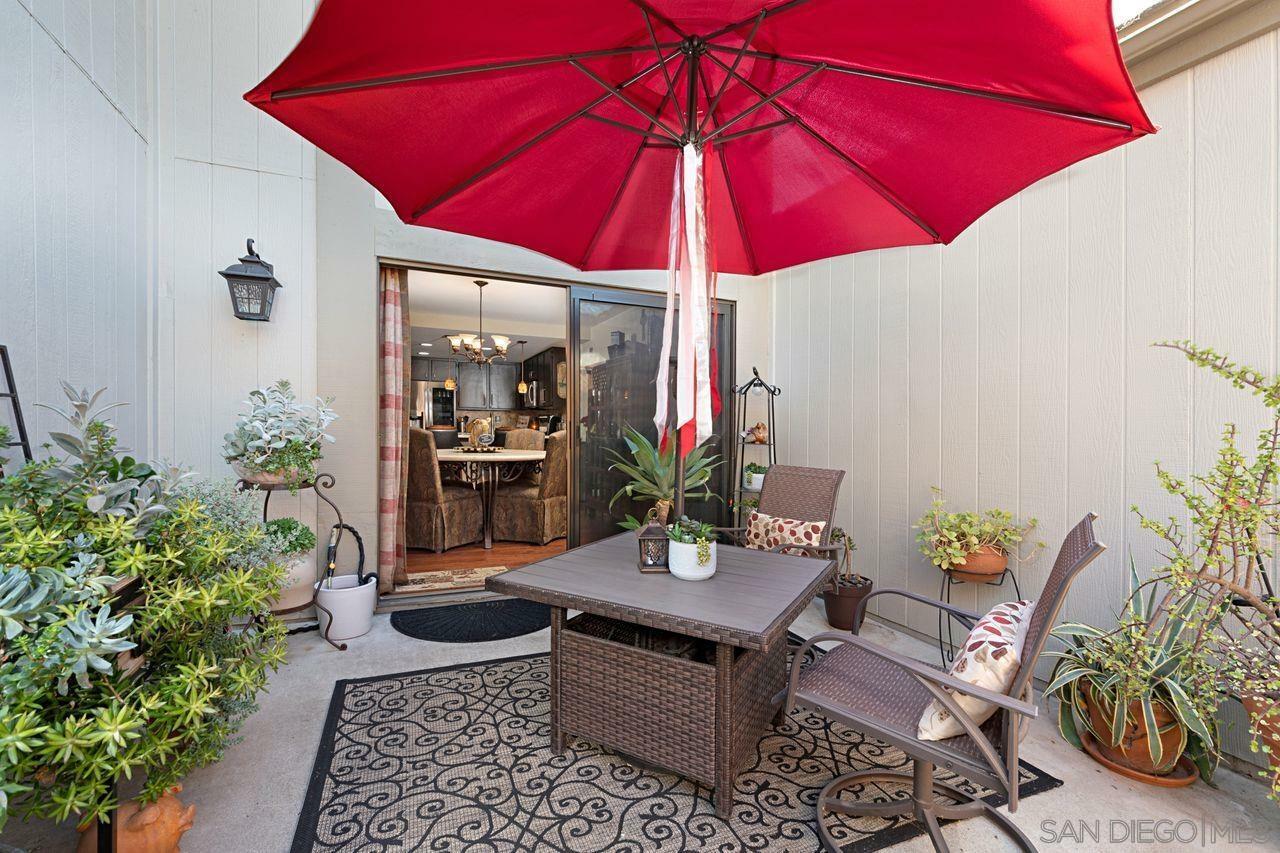 Property Photo: 9859 Park Crest Ln CA 92124
