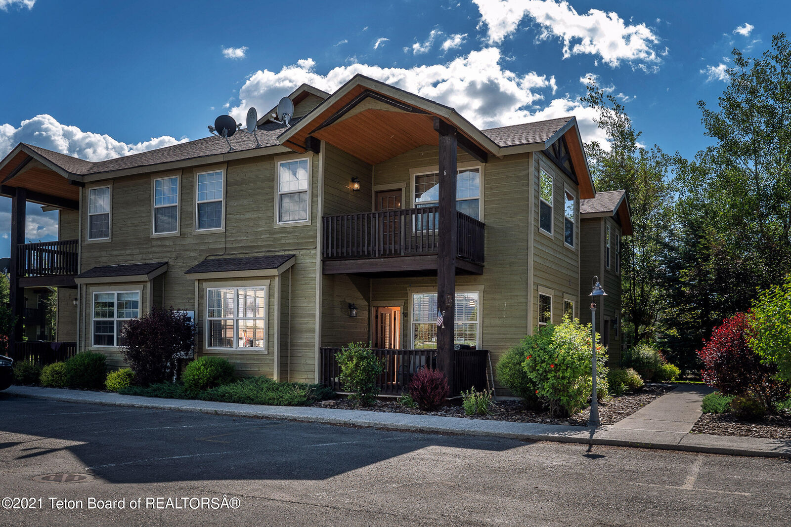 Property Photo:  629 Valley Centre Drive 5  ID 83422 