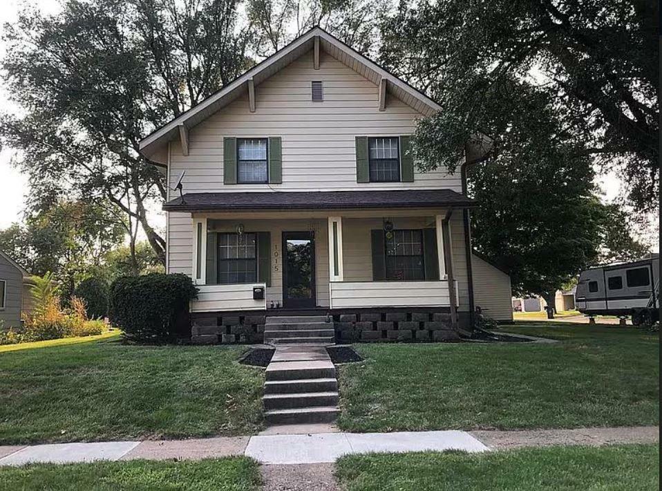 Property Photo:  1015 W 3rd Street  IA 50219 