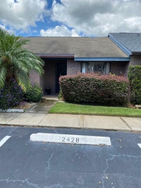 Property Photo:  2428 King Oak Court  FL 34769 