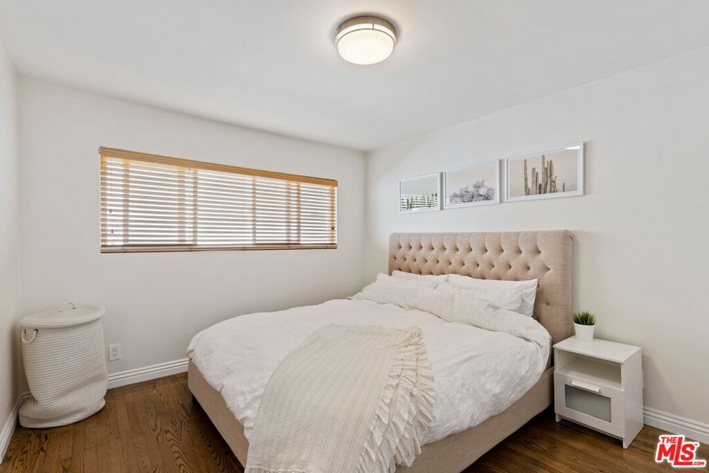 Property Photo:  933 11th Street 3  CA 90403 