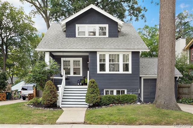 Property Photo:  529 Hawthorn Avenue  MI 48067 