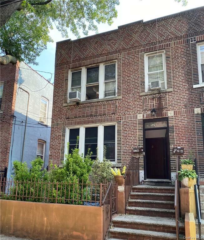 Property Photo:  526 Commonwealth Avenue  NY 10473 