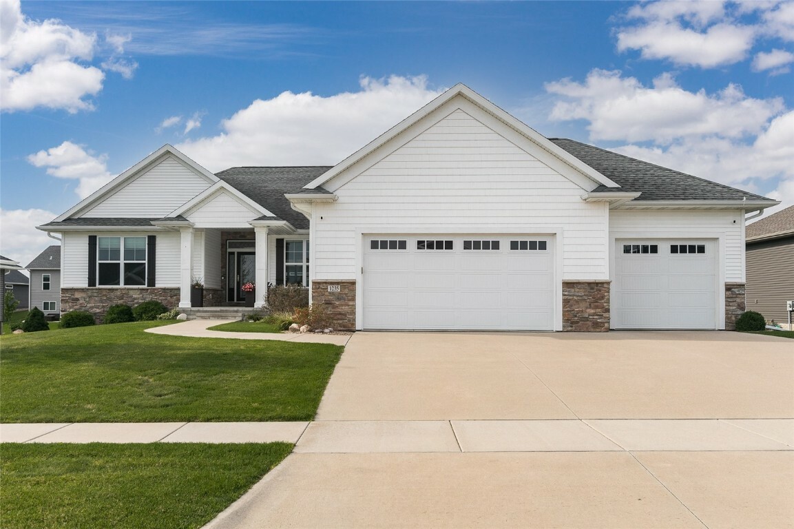 Property Photo:  1235 Hunters Green Way  IA 52302 