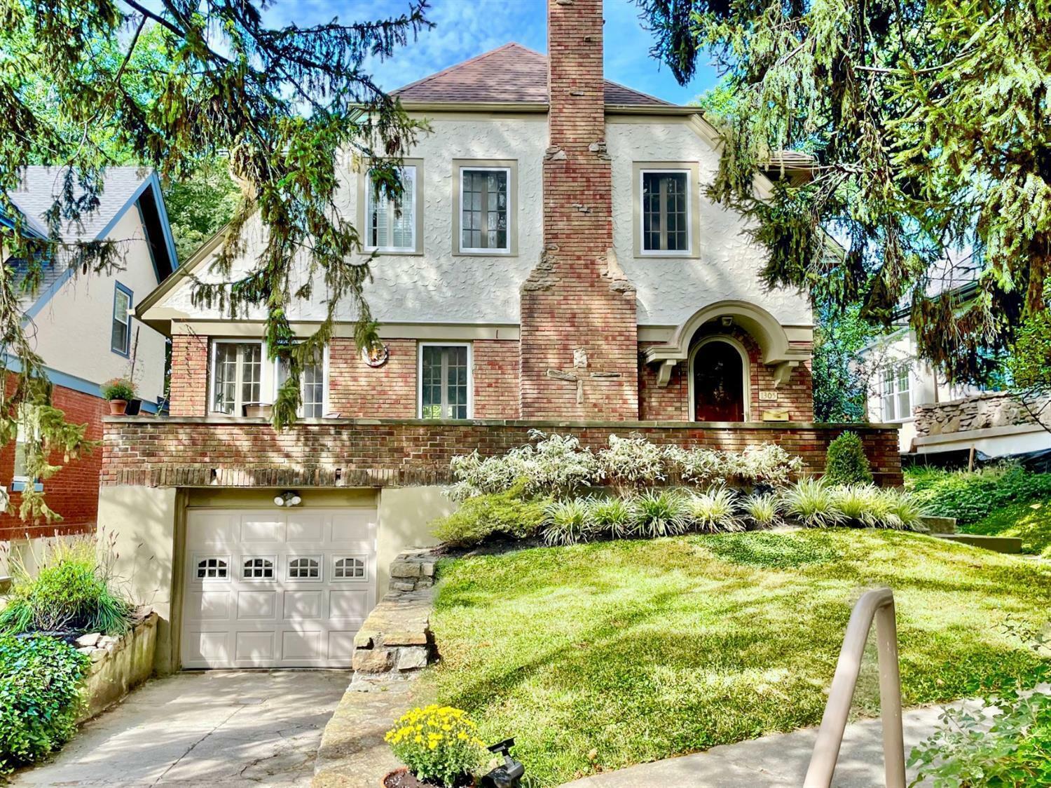 Property Photo: 1305 Duncan Ave OH 45208