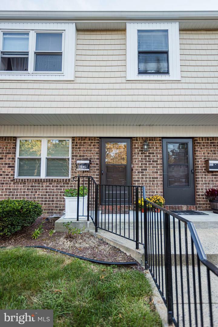 Property Photo:  602 Silver Court  NJ 08690 