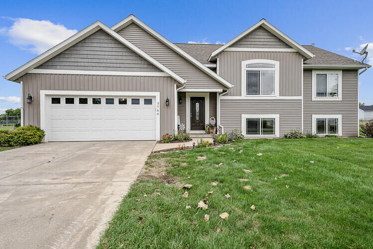 Property Photo: 3764 Bent Ridge Drive MI 49419
