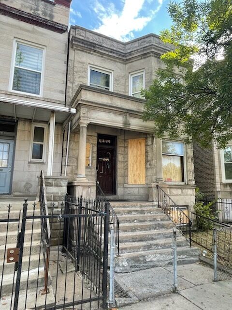 Property Photo: 4249 W Jackson Boulevard IL 60624