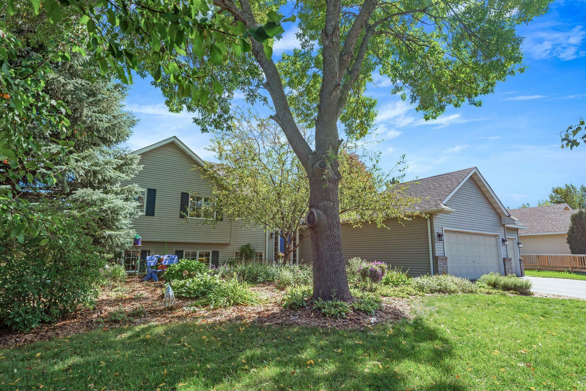 Property Photo:  13409 Parkwood Drive  MN 55337 