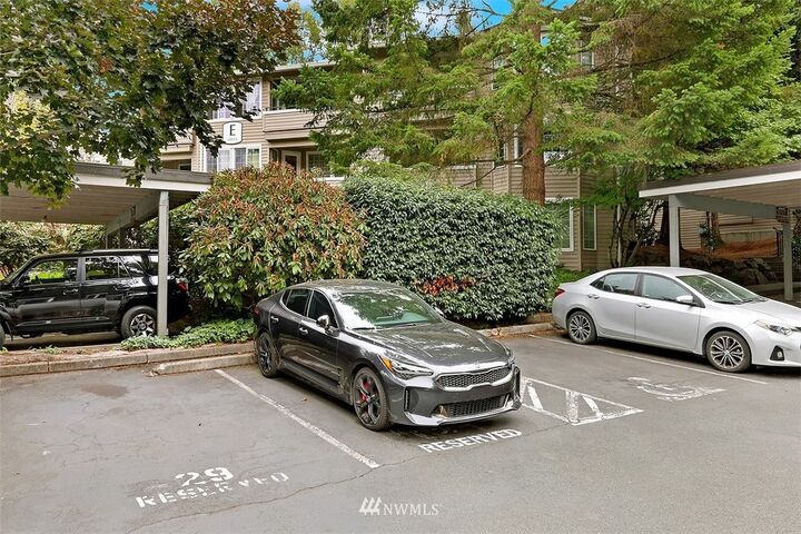 10015 NE 120th Lane E302  Kirkland WA 98034 photo