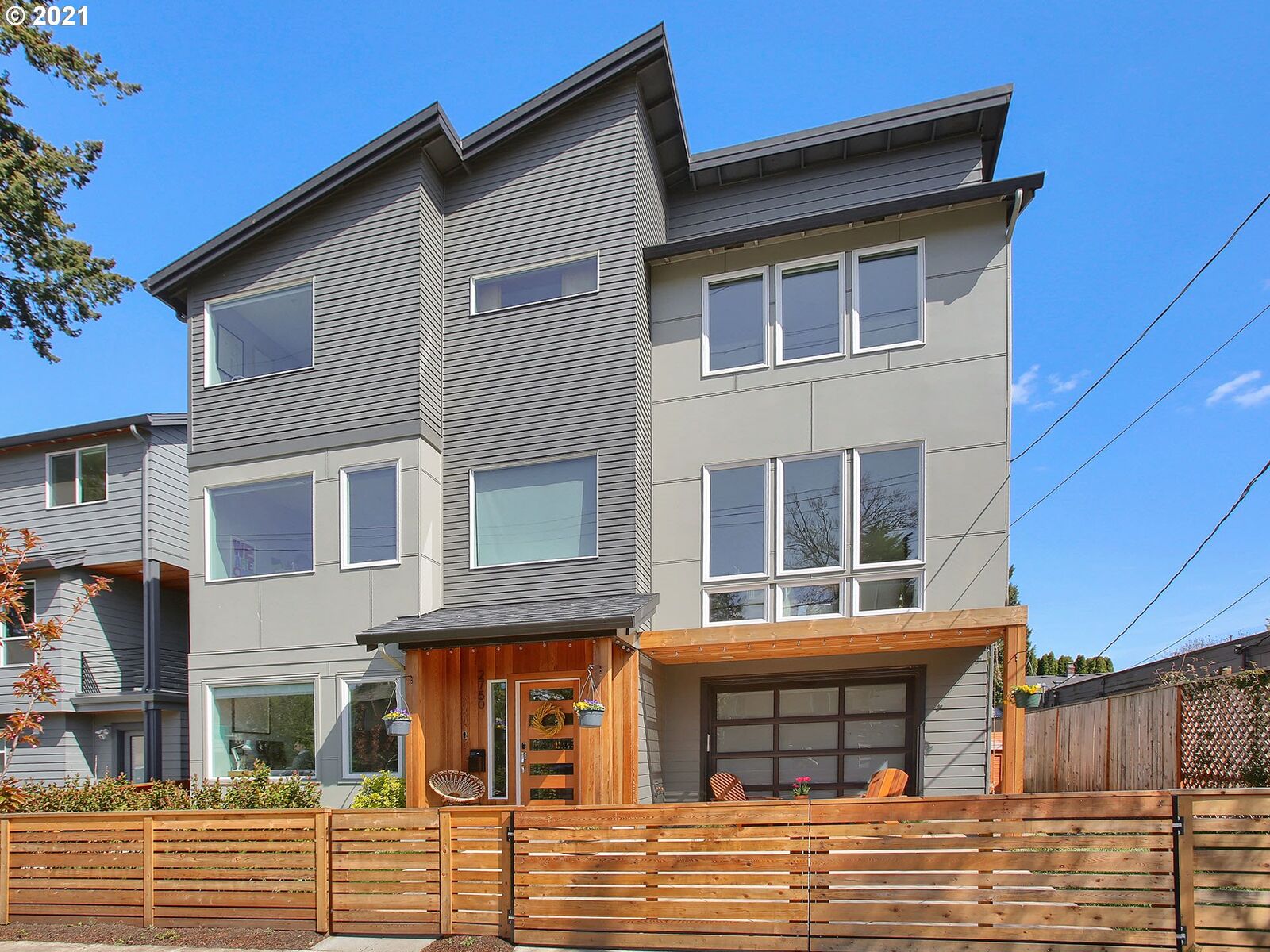 Property Photo:  2750 SE 41st Ave  OR 97202 