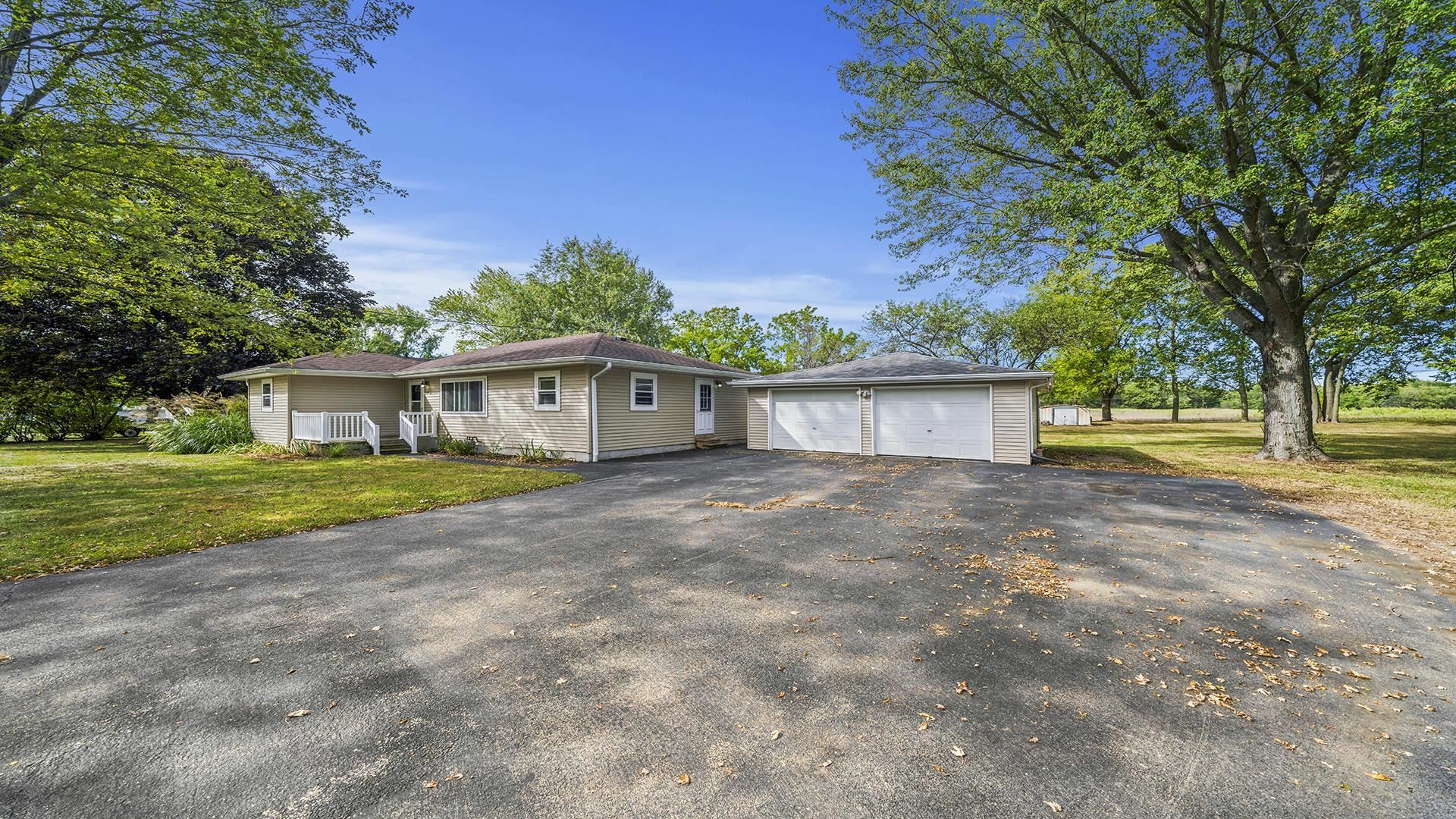 Property Photo:  220 Gold River Avenue  IL 61102 