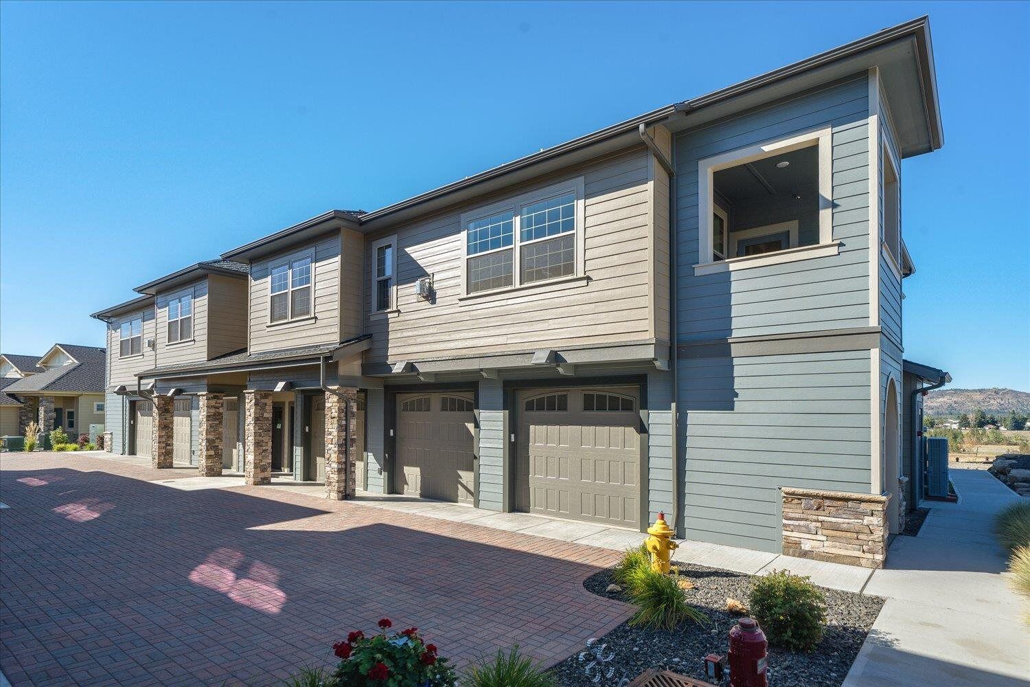 Property Photo: 24475 E Pinnacle Ct Unit B WA 99019