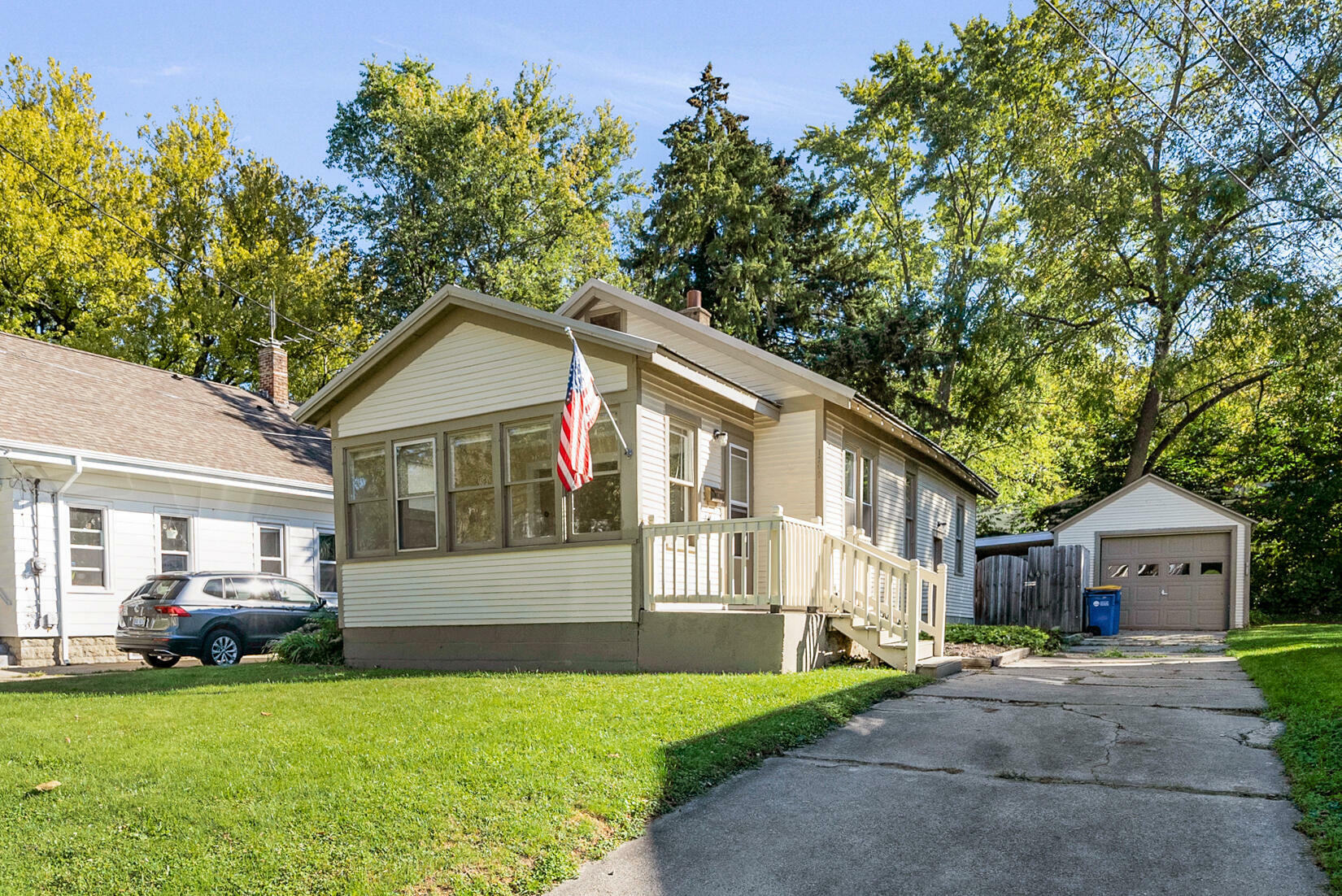 Property Photo:  1360 Portland Avenue NE  MI 49505 