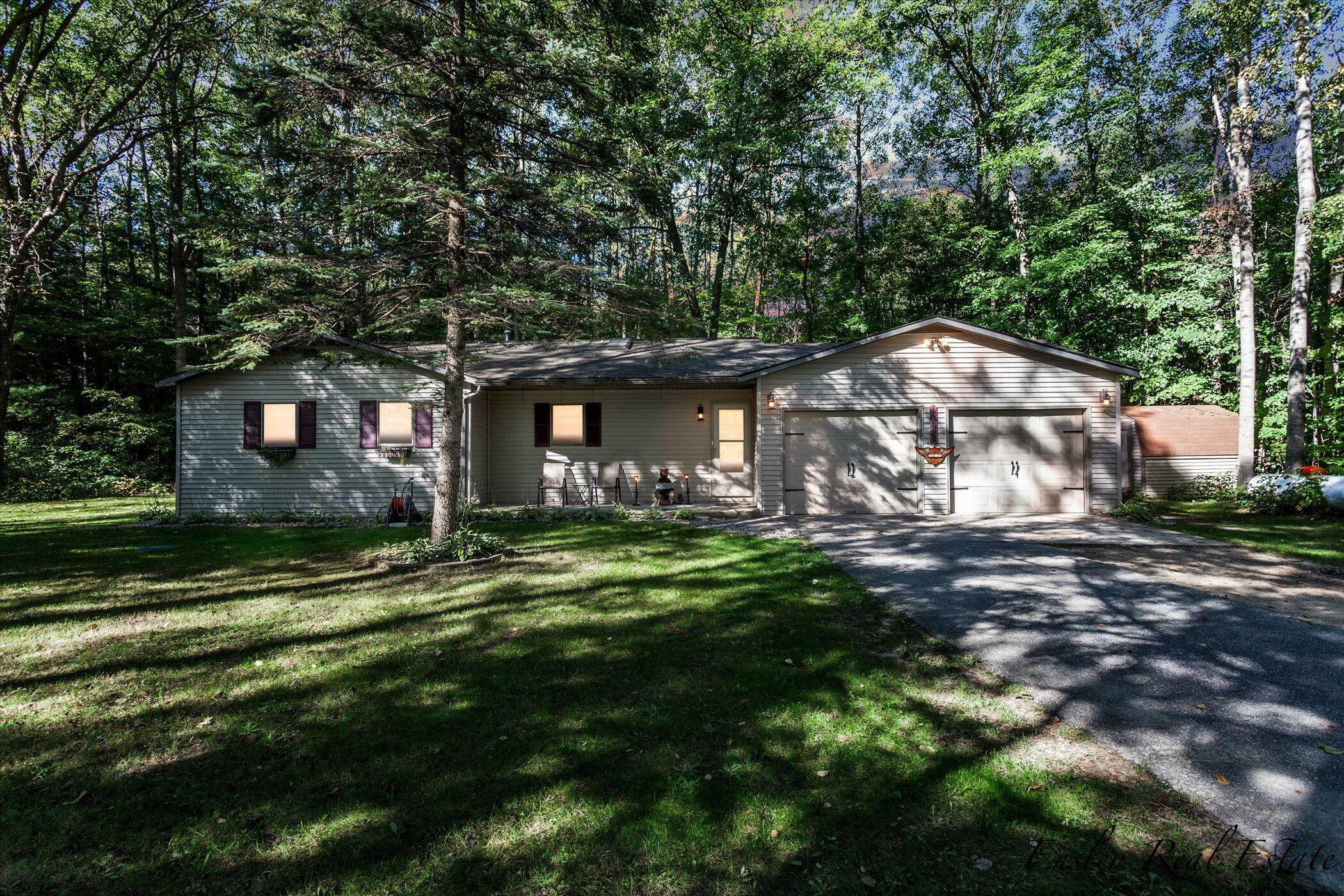 Property Photo:  10985 N Federal Road  MI 49336 