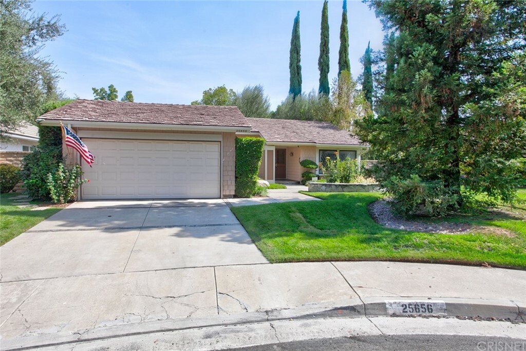 Property Photo:  25656 Maravilla Court  CA 91355 