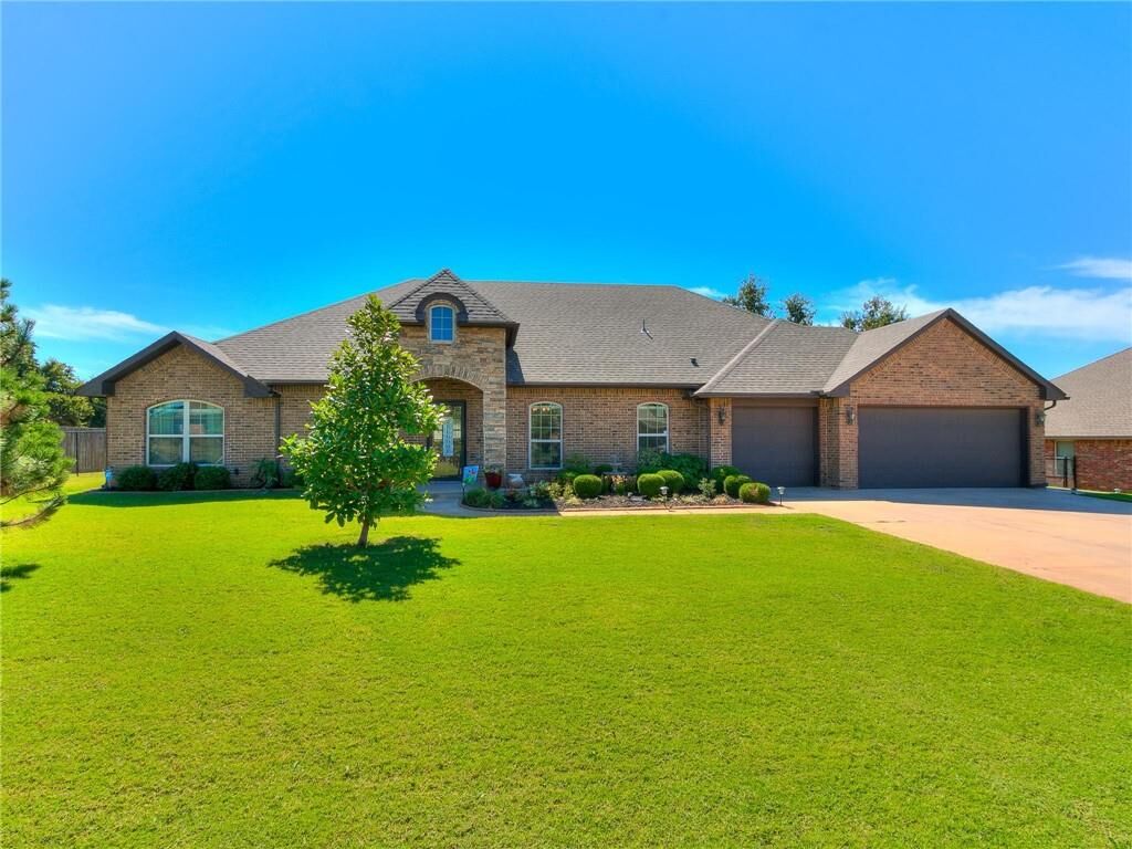 Property Photo: 7440 Ashley Trail OK 73025