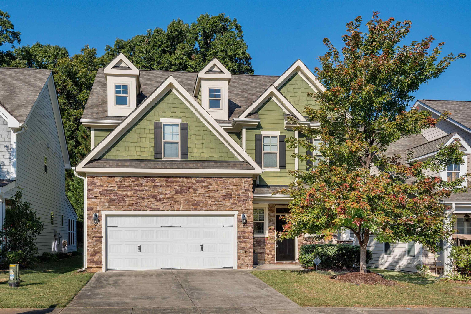 Property Photo:  2820 Bogle Branch Court  NC 27606 