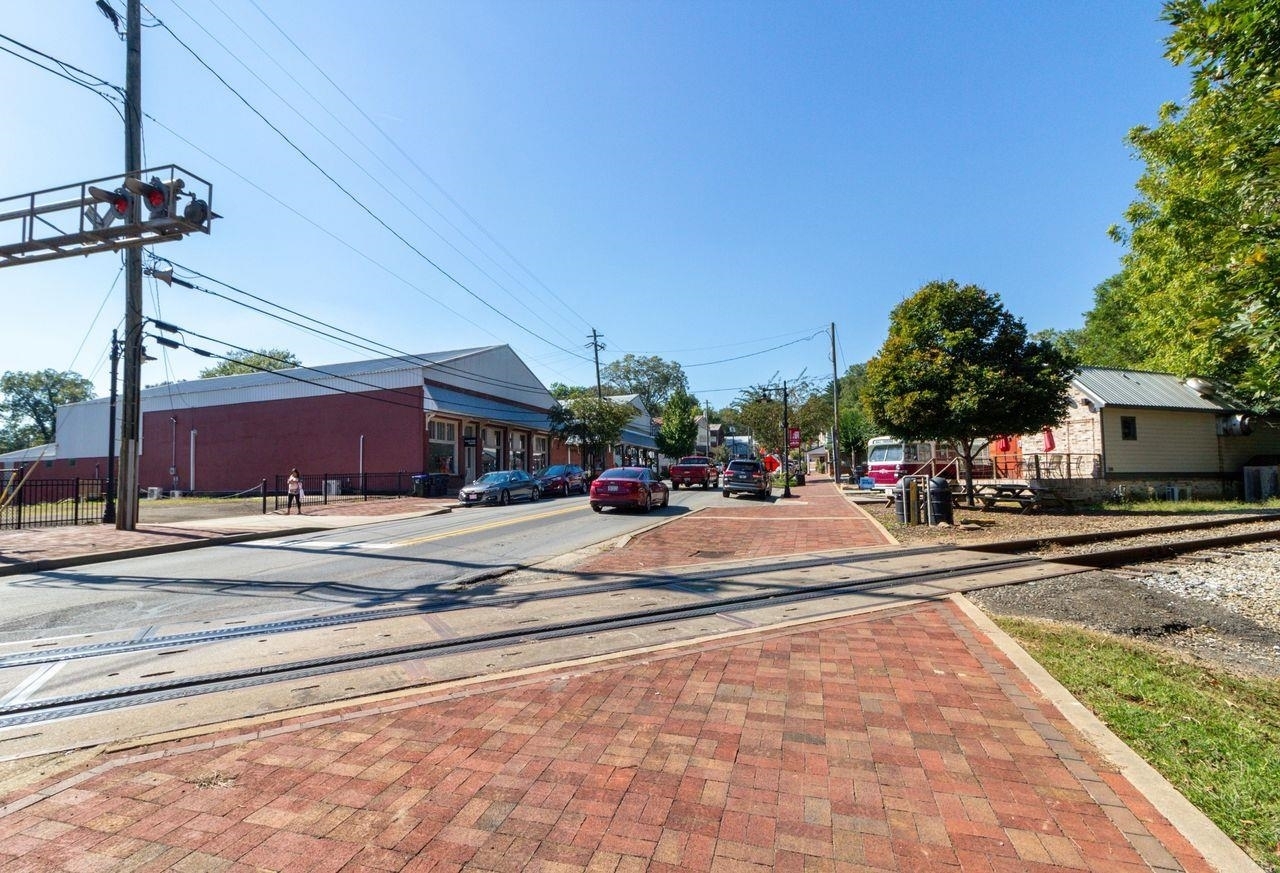 Property Photo: 125 N Mountain Brooke Drive GA 30107