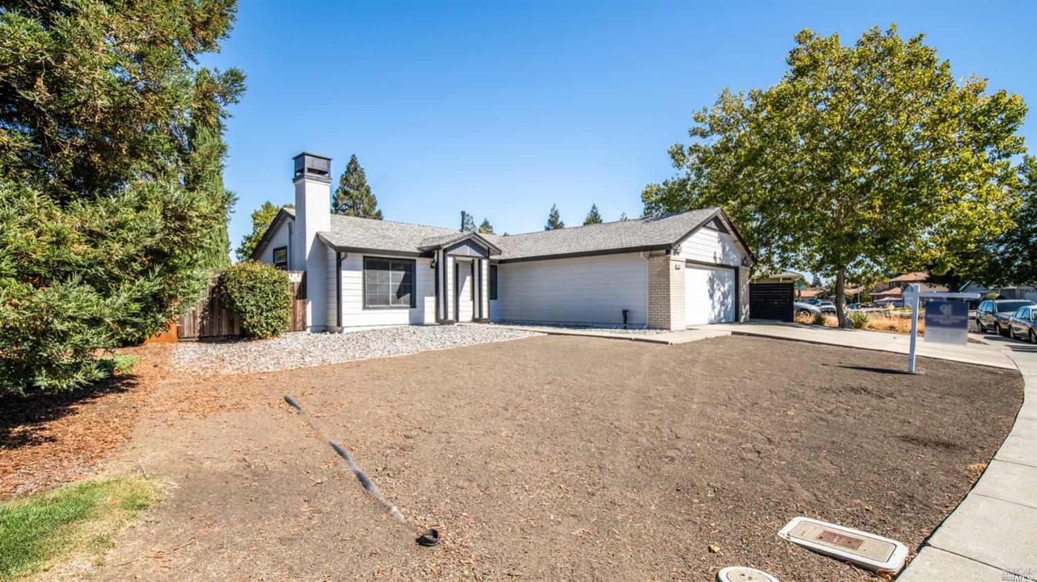 Property Photo:  836 Flint Way  CA 95687 