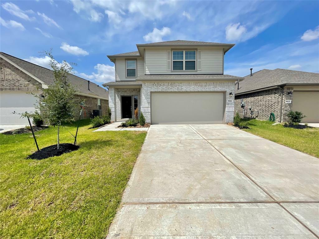 Property Photo:  5911 Longhorn Run Lane  TX 77493 