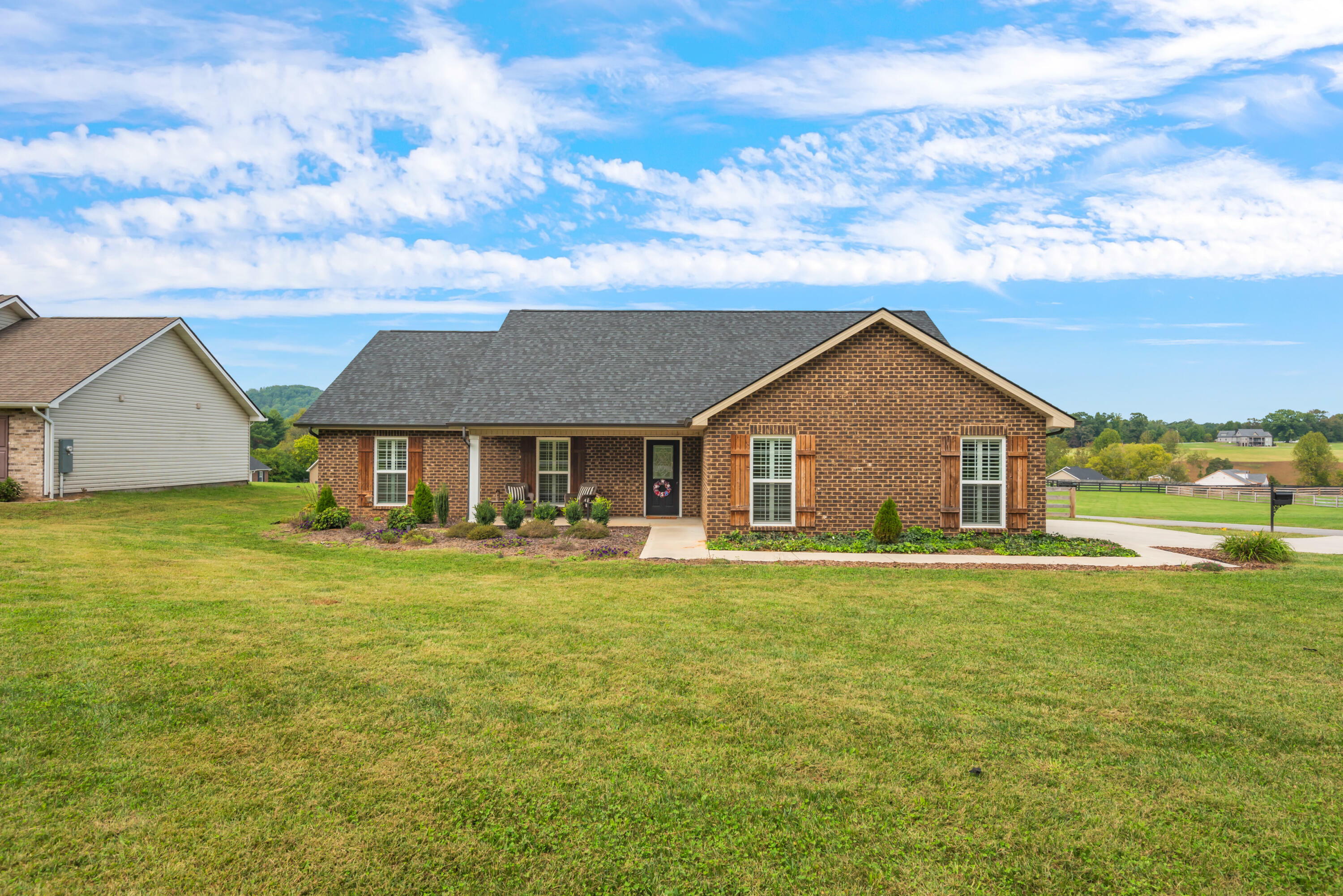 Property Photo:  428 Covenant Way  TN 37865 