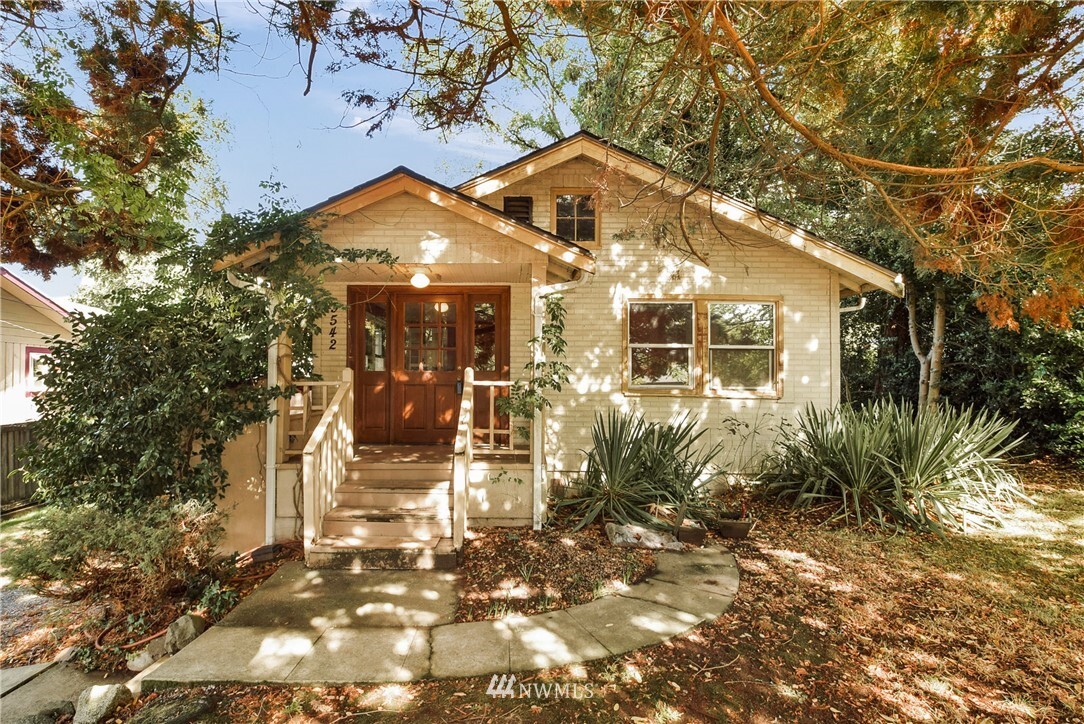 Property Photo: 3542 NE 130 Street WA 98125