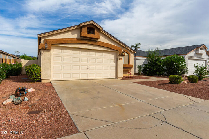 Property Photo:  4030 W Fallen Leaf Lane  AZ 85310 