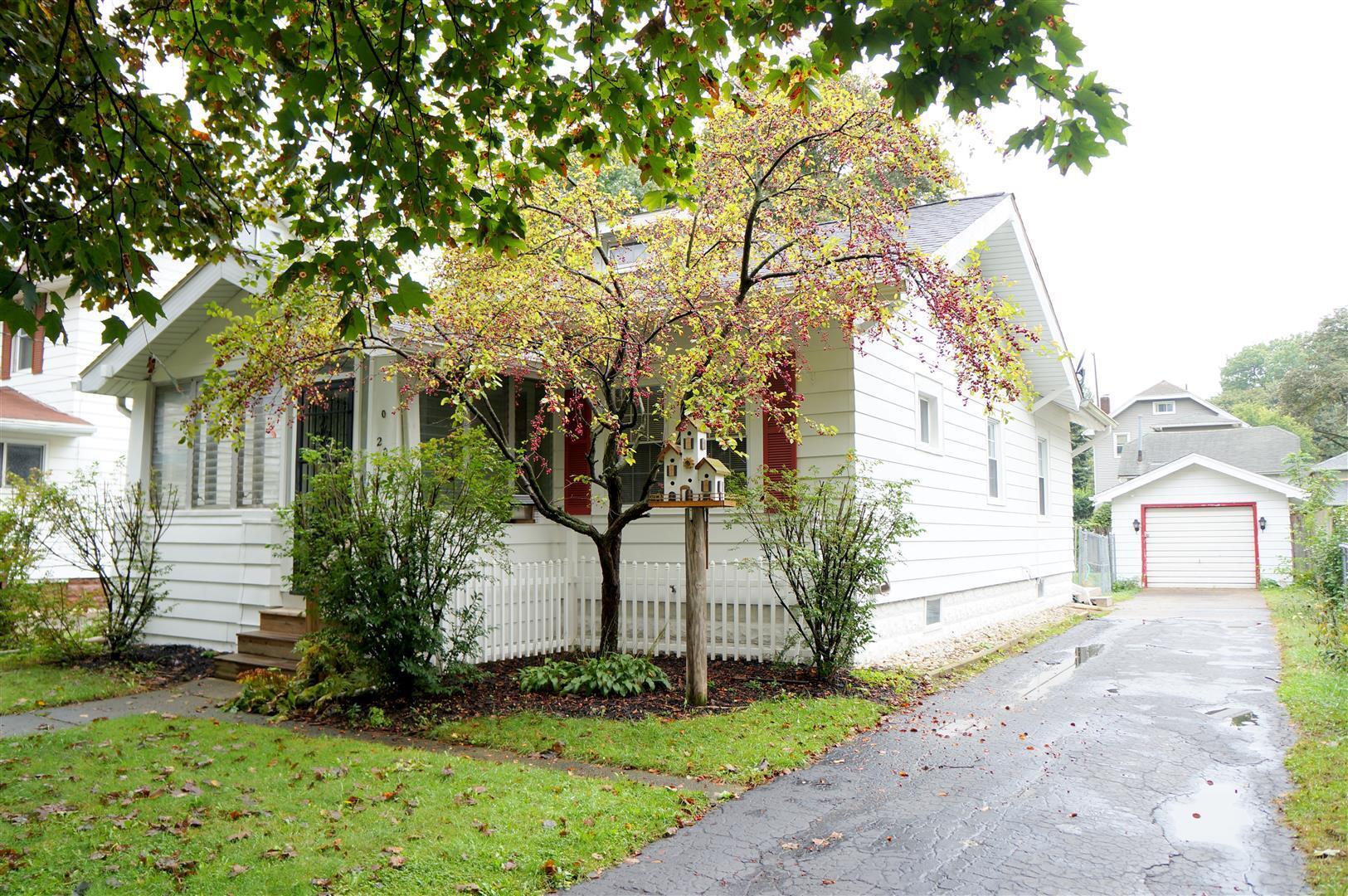 Property Photo: 204 N Thompson Street MI 49202