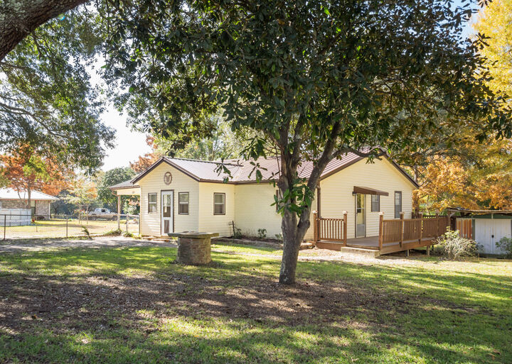 129 Westbrooks Rd.  Hornbeck LA 71439 photo