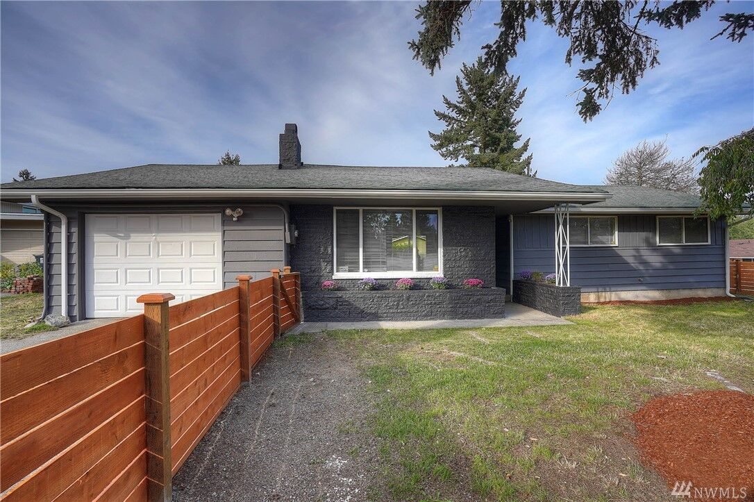 Property Photo:  1401 S 84th St  WA 98444 