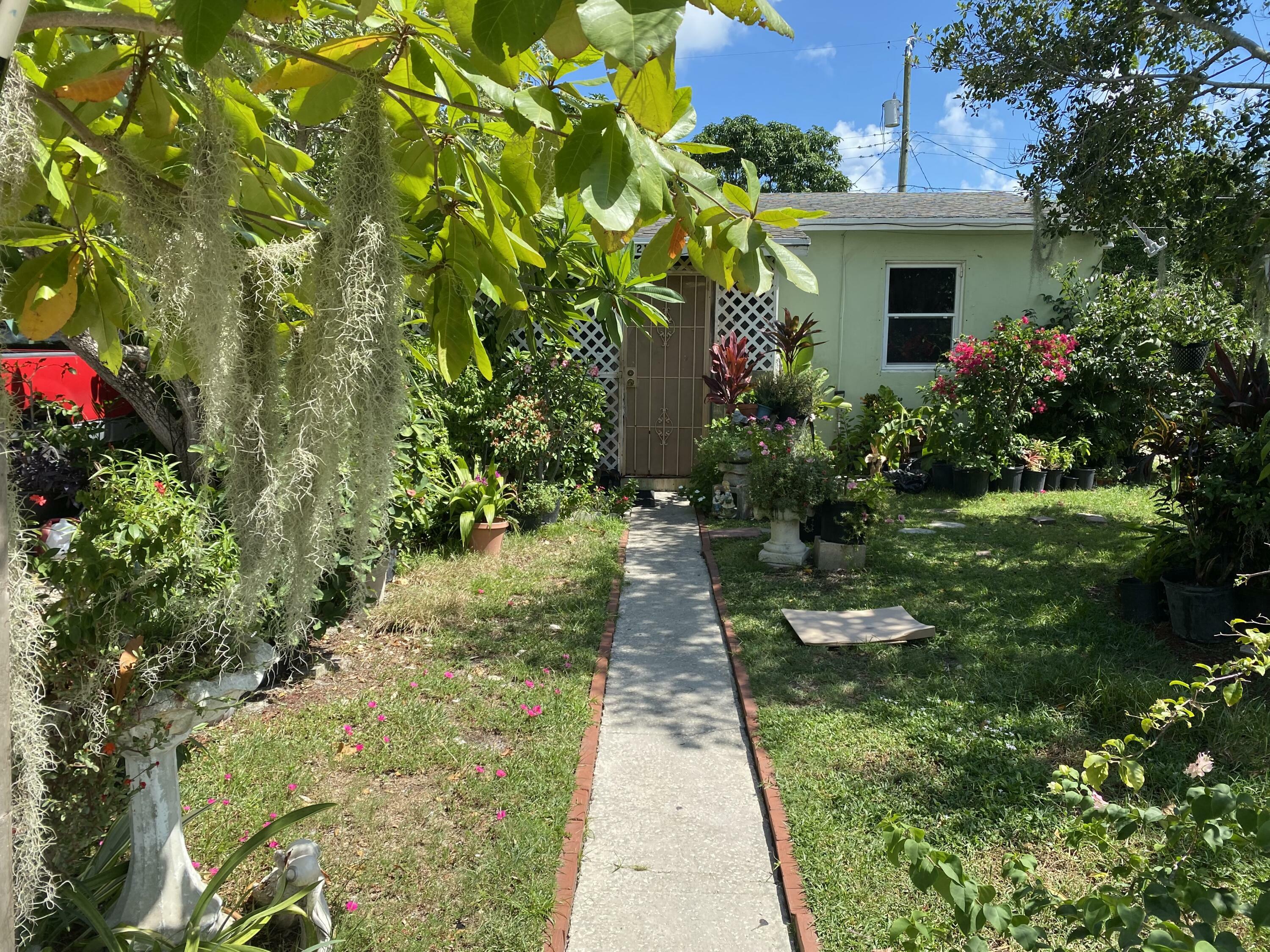 Property Photo:  1218 S D Street  FL 33460 