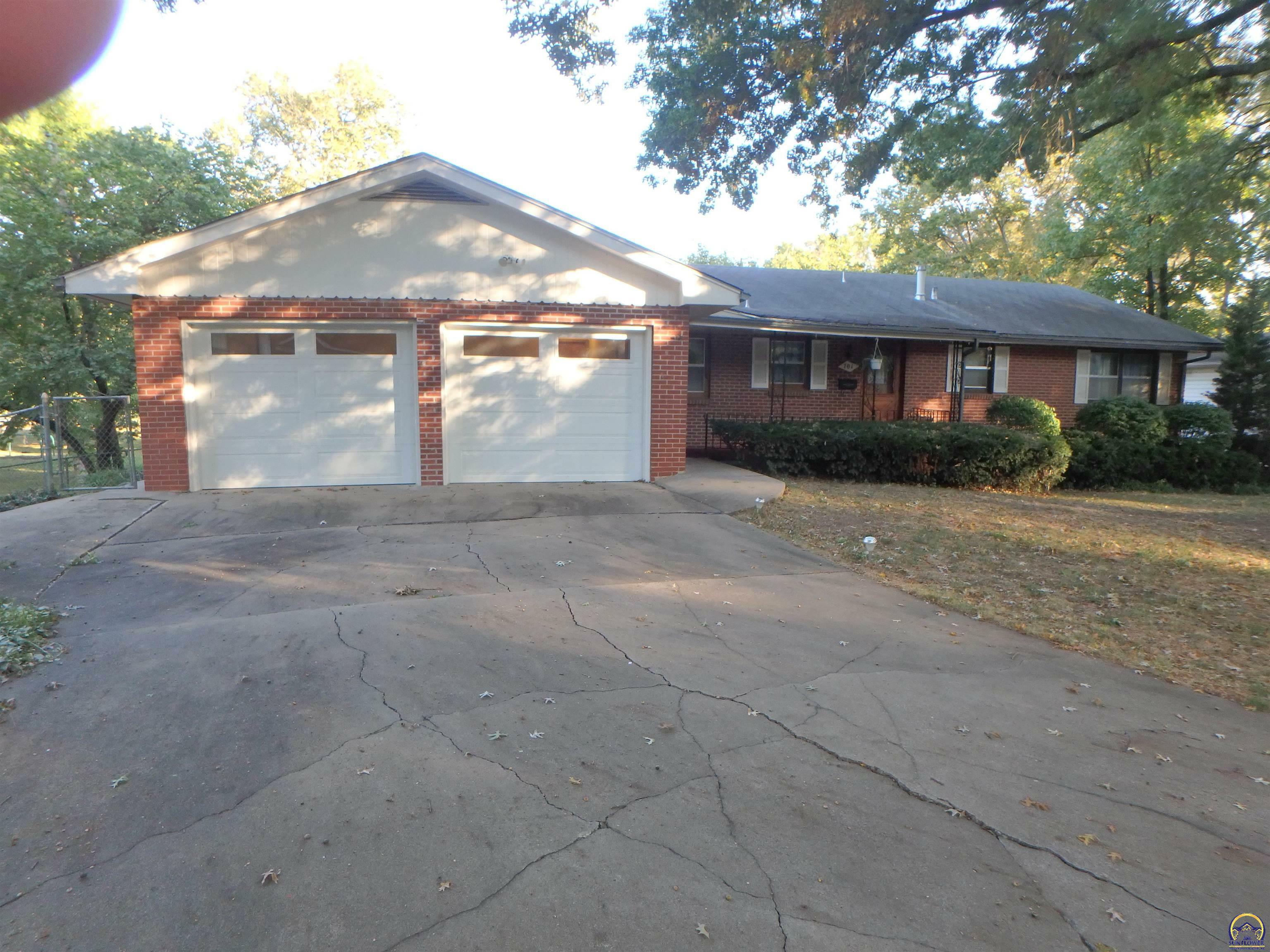 701 SW Plass Ave  Topeka KS 66606 photo