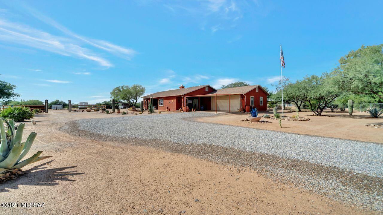 Property Photo: 16621 W Elk Trail AZ 85653