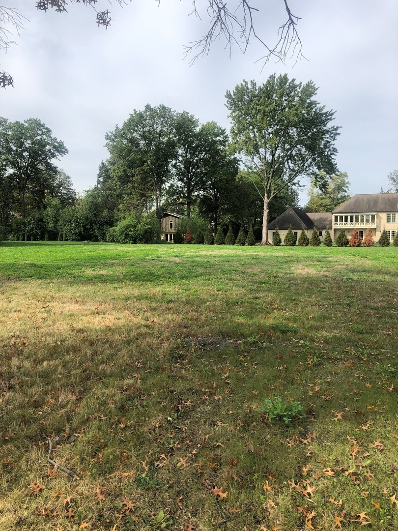 Property Photo:  39 Chatham Lane N  IL 60523 