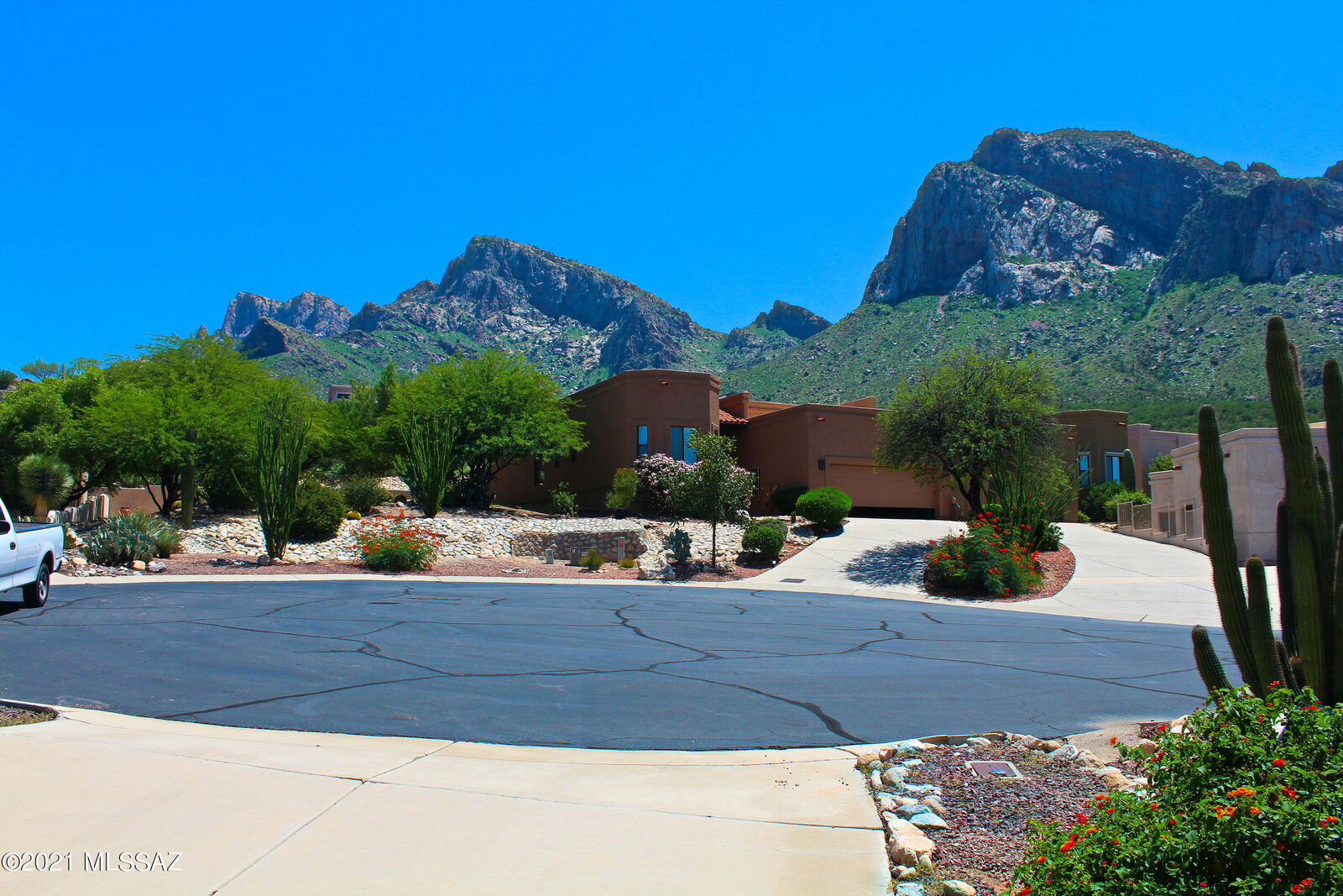 Property Photo:  9802 N Ridge Shadow Place  AZ 85704 
