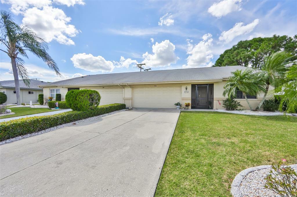 Property Photo:  1616 Dower Way  FL 33573 